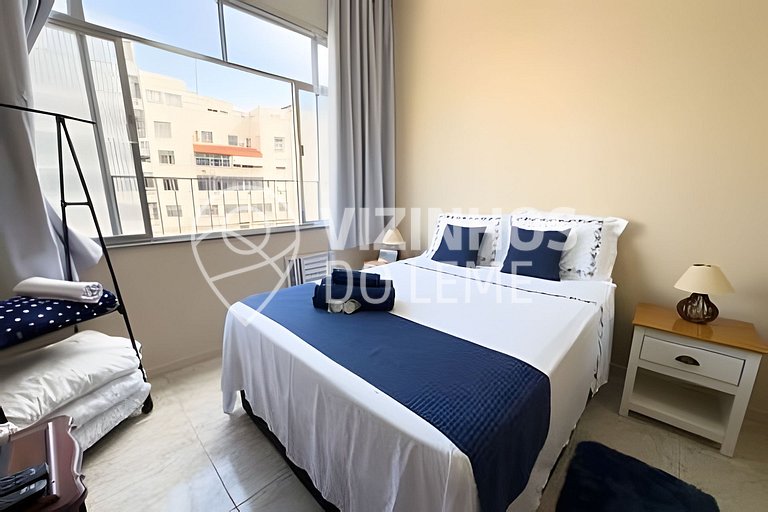 Quarto e sala confortável e muito bem localizado