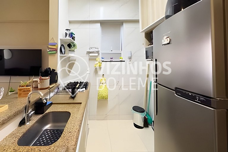 Quarto e sala confortável e muito bem localizado