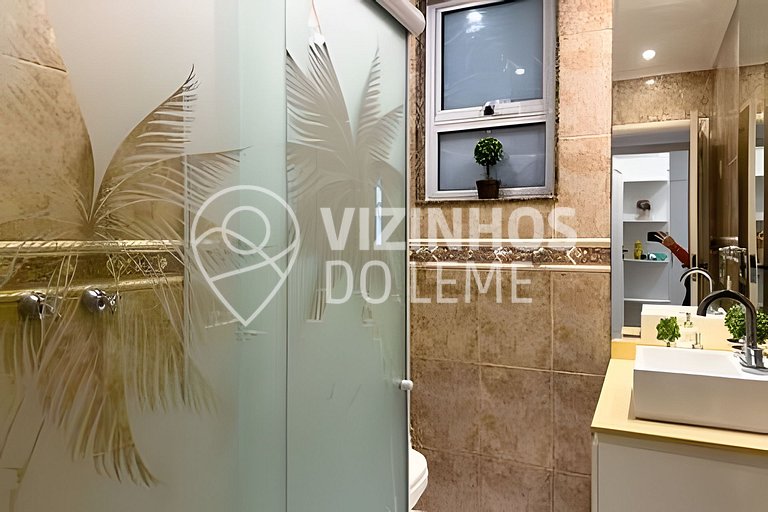 3 Quartos com vista parcial para o mar do Leme