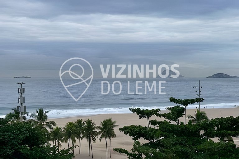 3 Quartos com vista parcial para o mar do Leme