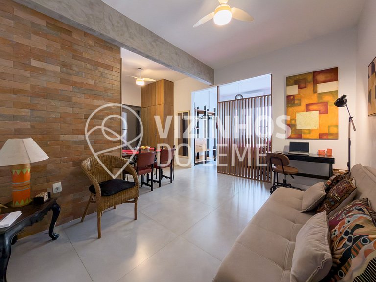 Loft reformado e silencioso a 5 min da praia